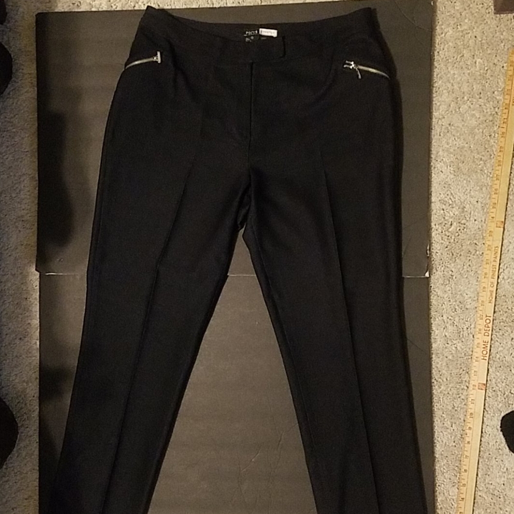 FOCUS LIFESTYLE straight legs trousers